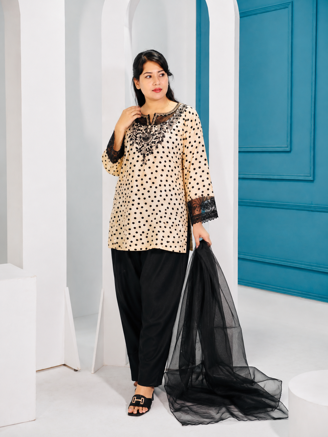 Dotty Black - Image 5