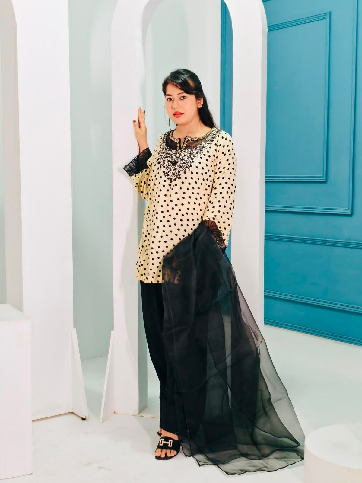 Dotty Black - Image 2